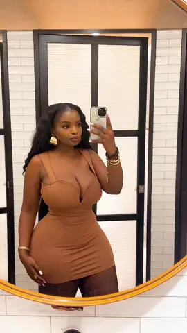 If you haven’t noticed by now… this song has my whole heart 🥺 What’s the love song that owns yours? 🥺♥️