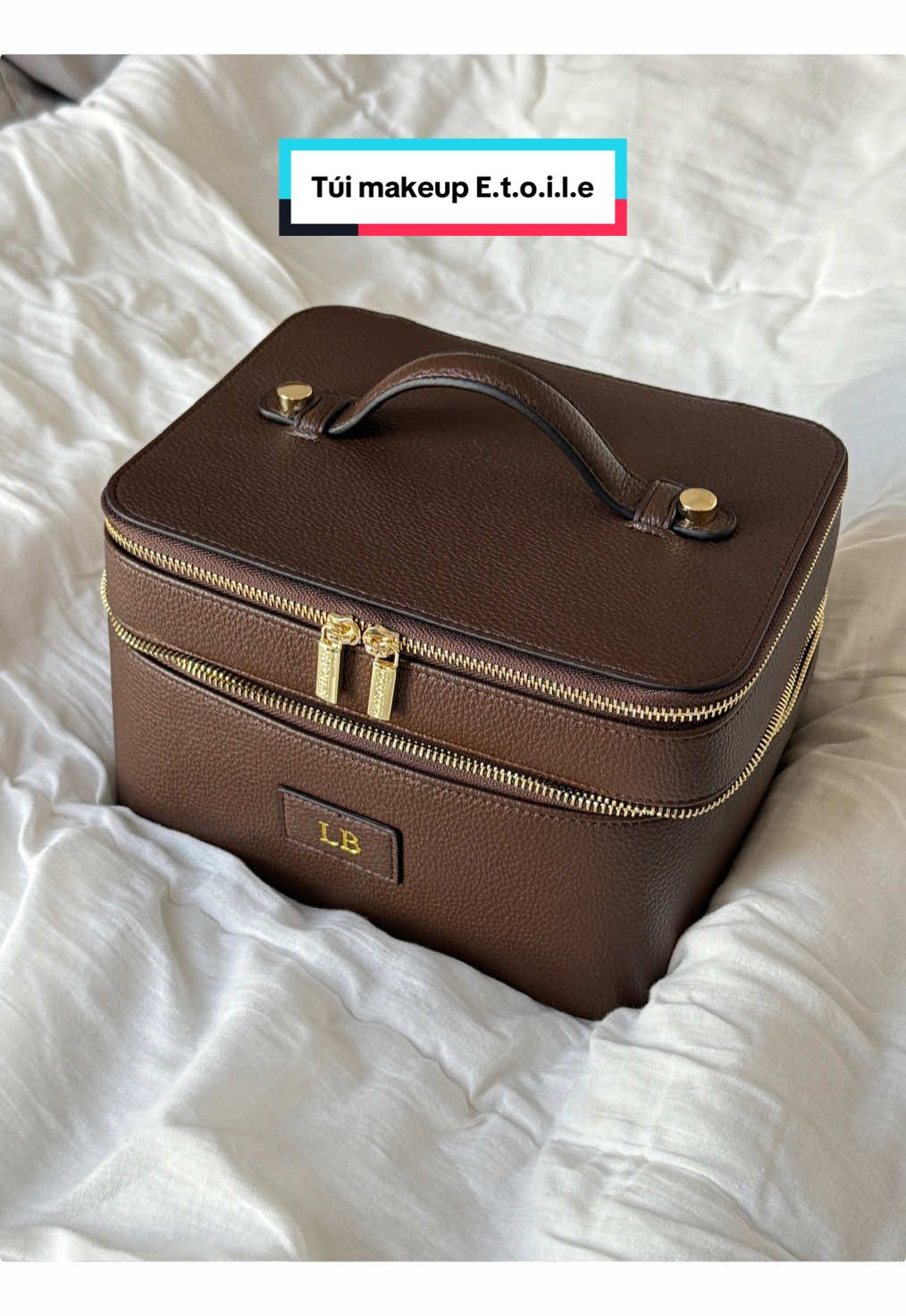 Cái giá của sự fomo là có túi đẹp quay review cho khách 🥰👉👈  #aussieestuff #etoile #makeupbag 
