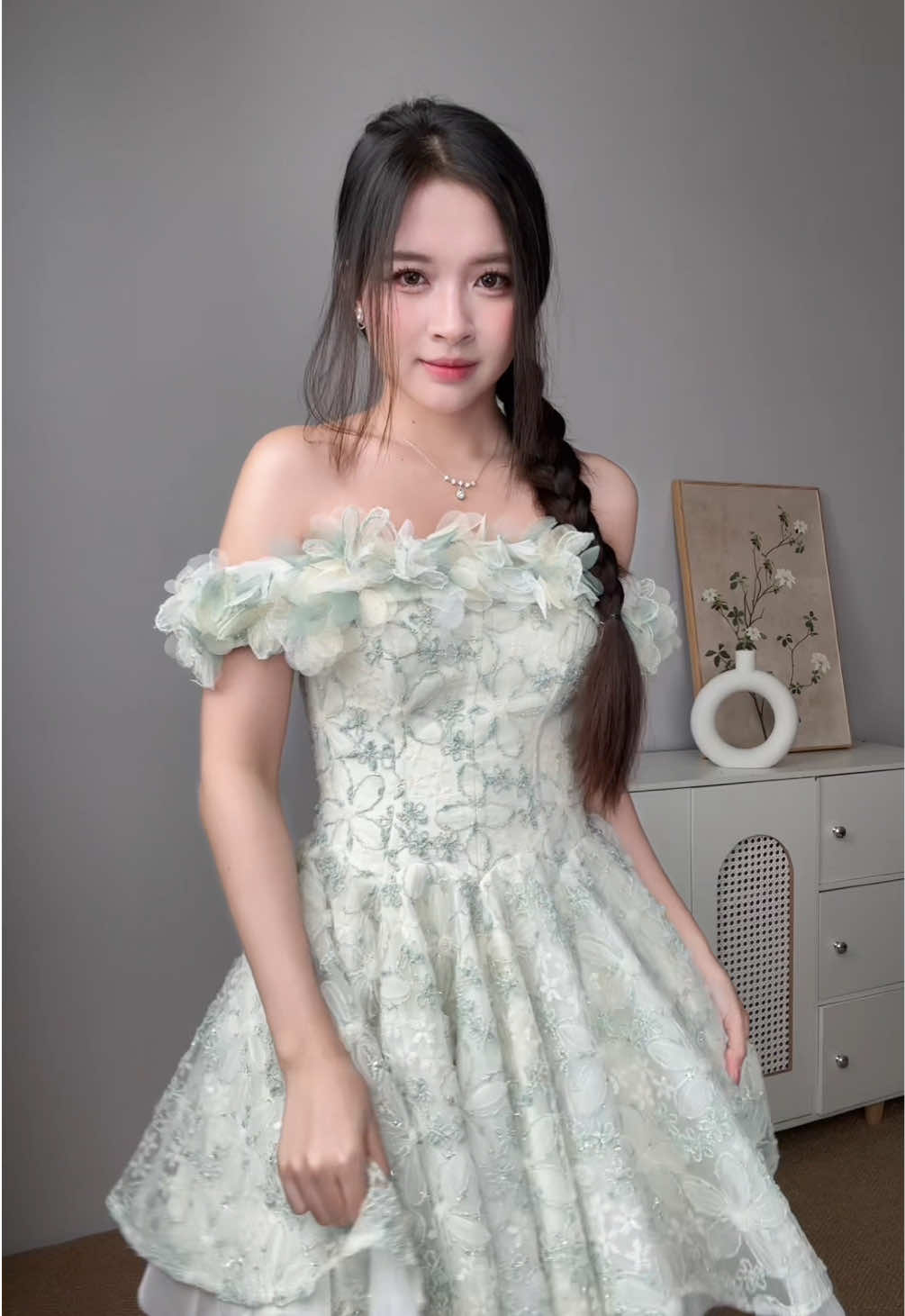 Xin phép hoá trang làm công chúa 1 hôm 🧏🏻‍♀️ #fyp #OOTD #outfit #outfitcheck #vaybanhbeo #vaycongchua #vayhoa #vaytieuthu #đầm #princess #tiela #thorxinh @Tiela 