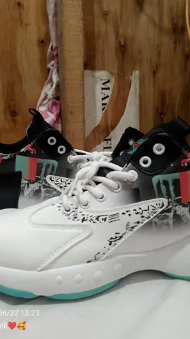 nice for gaming basketball #shoes#rainbowbasketballshoesforadult#sizeis39#everyone #fyppppppppppppppppppppppp #makeitviral #fyp 