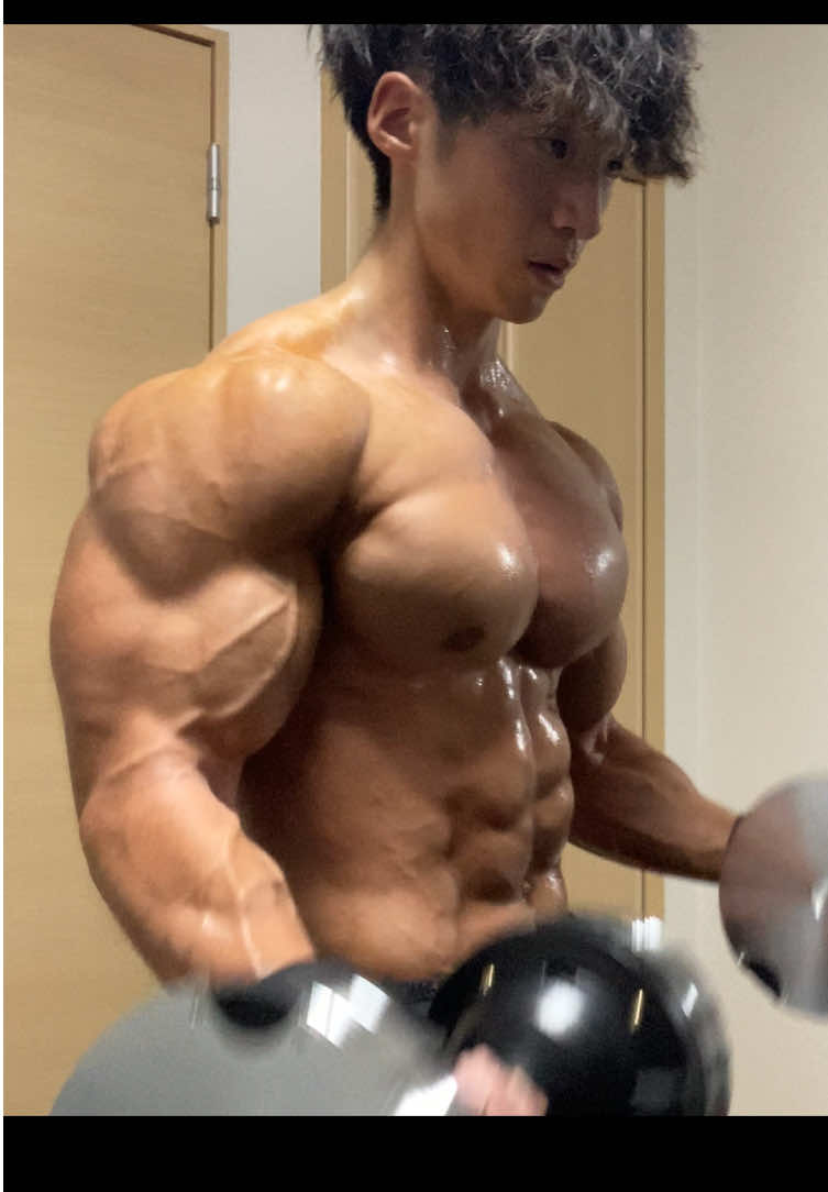 ナチュラルの限界をホームトレーニングで目指す💪 #筋トレ #筋肉 #トレーニング #ホームトレーニー #ホームトレーニング #ボディビル #フィジーク #フィットネス #Fitness #fitnessmotivation #workout #workoutmotivation #training #trainingmotivation #bodybuilding 