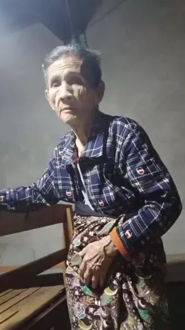 အသံကို မာ လို့#ဒေါ်သန်းရွှေ #အမေသန်းရွှေ #ကလေးဆိုး #မလှိုင် 