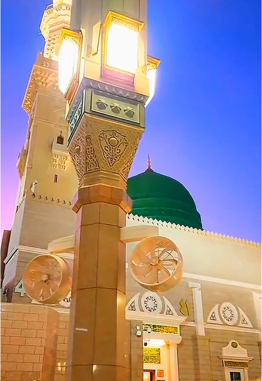 Zameen meli Nahi Hoti zaman Mela nhi hota #madinah #islamic_video #islamicvideo #islamicstatus #naatsharif #viral #viralvideo #viralnaat #unfrezzmyaccount #unfreezemyacount #grow #growmyaccount #account #tiktok #foryou #fyp #fypシ #fypシ゚viral #foryoupage 