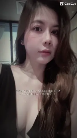 Anh có những vết chai sạn mac tuổi em còn chưa kịp hiểu .Ta bên nhau với hai nhịp khác nhau ,anh lặng lẽ với những cơn mưa từng đổ ,còn em cố gắng tìm hiểu những điều đã qua “