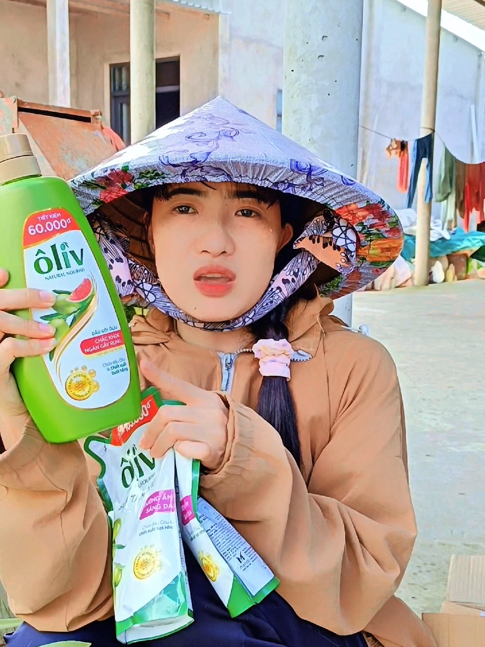 Dầu gội ngăn ngừa rụng tóc,giảm bết tóc, kích thích mọc tóc, hương thơm cả ngày #phungphung63tiengiang #daugoi #giamgayrunghon90 #kichthichmoctoc #giamdauthua #tiktokshop #xuhuong #combo#daugoiolive #olive 