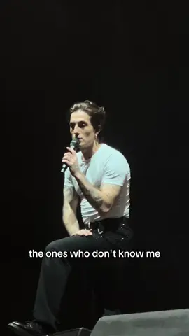 @Damiano David the amazing man that you are!! Only true fans understand you ❤ #damianodavid #portugal #🇵🇹 #speech #singer #songwriter #artist #soloproject #funnylittlefears