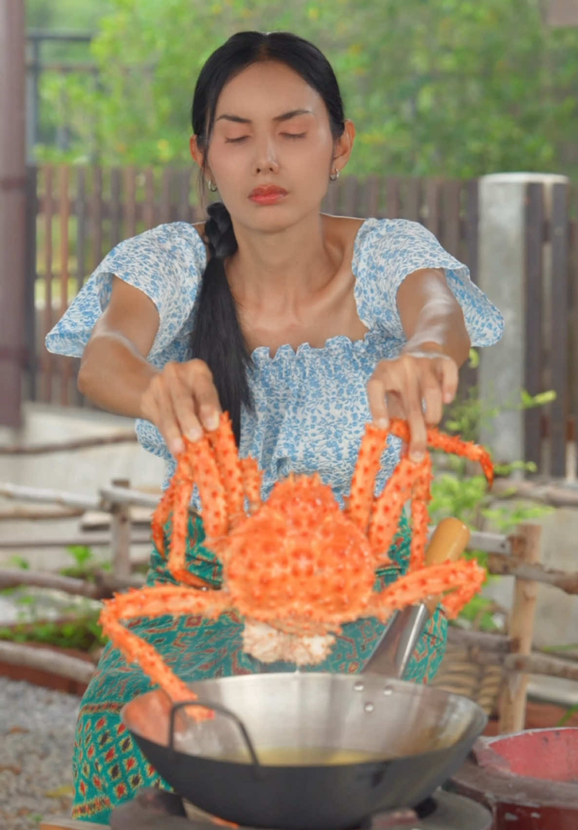 ปูอลาสก้าทอดซีฟู้ด #เบลล่าวิถีไทย #ห้องครัวTikTok #เบลล่ากินเปรี้ยว #เบลล่าวิถีไทยกินแซ่บ #ForYourPride 