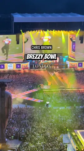 Chris Brown - BREZZY Bowl 2025 London epic 🔥 #chrisbrown #concerts #london 