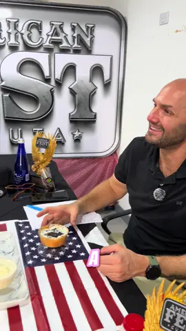 ✨¡Un momento inolvidable en el American Fest!✨ El chef @Nico De Zubiria probó nuestro arroz con leche y… ¡quedó fascinado! 🫶🐮🍚 En Vakita Rosada cocinamos con amor, y se nota en cada cucharada. 💖 #AmericanFest2025 #VakitaRosada #ChefZubiría #FoodieColombia #ArrozConLeche #HechoConAmor #Delicioso #ColombianFood #ParaTi #FYP #ViralColombia #MomentosQueSabenBien #dulcetradición 