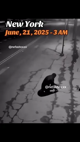 #newyorkcity #night #footage #skinwalker #creepypasta #urbanlegend #cctv #securitycamera #cam #dashcam #cctvcamera #perte #neiperte #foryoupage❤️❤️ #fyp #parati #furdich #pourtoi 
