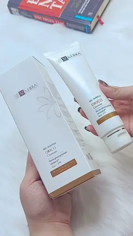 Sạch là chưa đủ. Phải sạch mà không khô, sạch mà da vẫn căng mọng mới đáng tiền nha. Vxebra sinh ra là để chiều mấy làn da khó ở, ai dùng cũng mê 😍  @UP Rì Viu 🥑                                          #vxebra #myphamcaocapvxebra #myphamcaocap  #oricocleanser #suaruamat #cleanser #chamsocda #chamsocdamat #skincare #skincaretips #makeup #xh #xhuhuong #viral #xuhuongtiktok #foryou #fyp #trending #trend #viralvideo