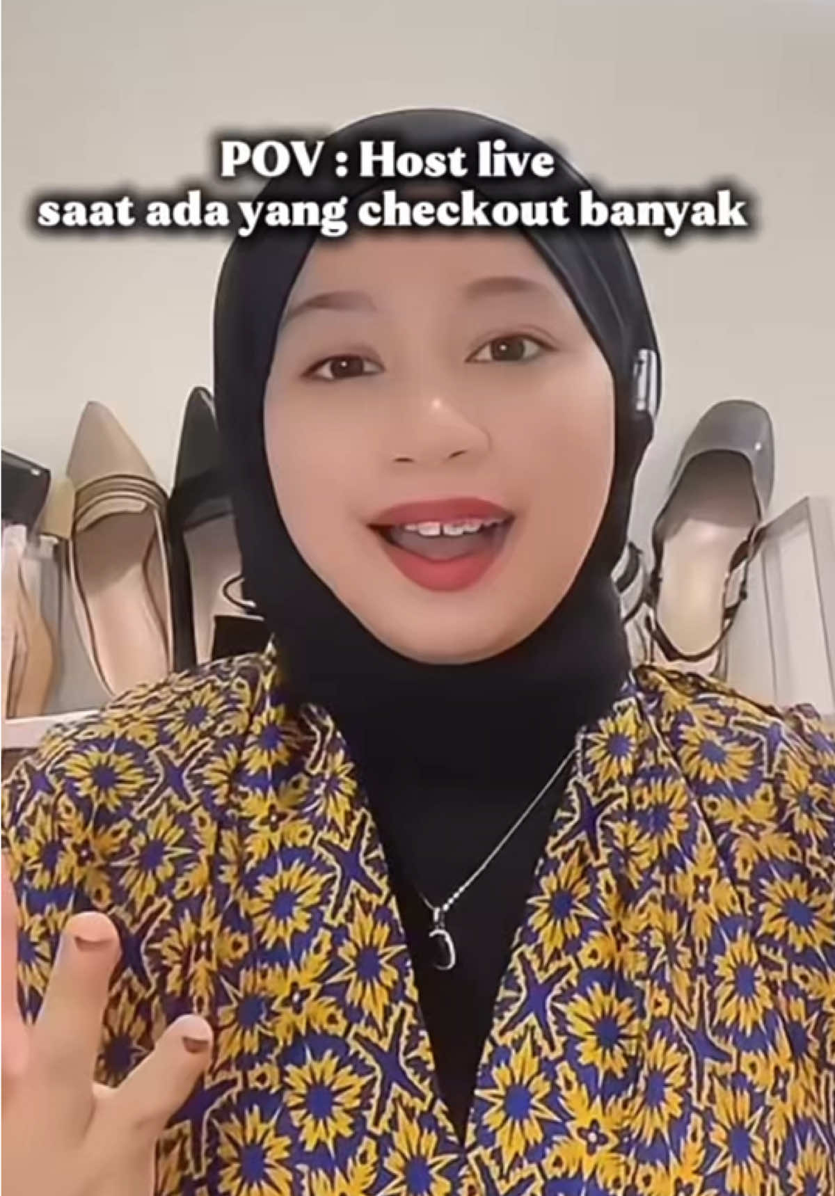POV bila host live saat ada yang checkout banyak!! Memang gembira sis #kasutselesa #perrieri #kasutmurah  #kasutwanita #kasutheels #kasutheelsperempuan  #fyp 