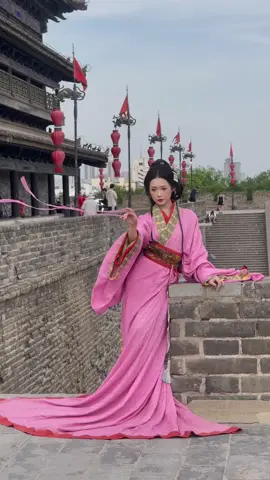 Xin phép được diện tone hồng.. #trend #xuhuong #sangtao #chupanh #nghethuat #canhdep #nhaccophong #huyenthoai #viral #vy🌷vy🌷 