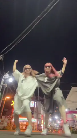 At the end, everyone dances together☺️🌟 #partyintheusa #loyal #流行り #ダンス #いいね返し #おすすめ #fyp #dance #viral #trend #추천 #xuhuong @trendkids 