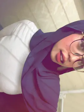 🥸
