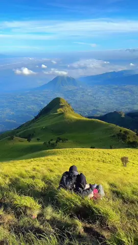 Suwanting cantik ya✨ #mountaindate #pendaki #pendakigunung #merbabu #gunungmerbabu #merbabuviasuwanting 
