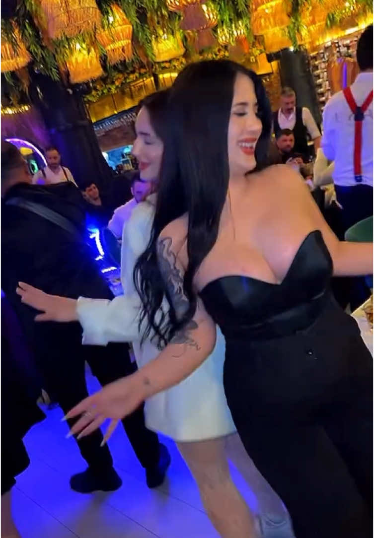 Eyşan Yeni Nesil Meyhane  Bilgi ve Rezervasyon: 0 (531)-930-86-81  Haftanın 7 Günü  19:00-02:00 saatleri arası eğlence  Fulya / Beşiktaş / İstanbul 📍 