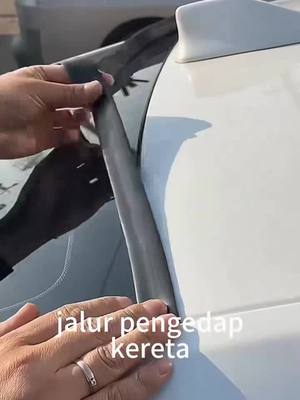 Kaca batang,cermin depan dan bumbung matahari bocor dan berdebu,jadi pasangkan jalur pengedap kereta