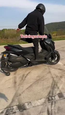 #motorcycleaccessories #trainingwheels 