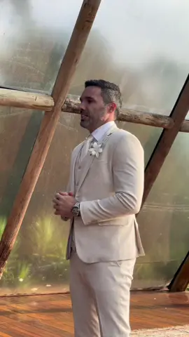 🎩 A entrada do noivo também merece ser inesquecível No casamento do Rener, cada detalhe foi pensado para emocionar… 🎶 Trilha personalizada, interpretação ao vivo e aquele momento que arrepia! 💍 Na Banda Menegato, criamos experiências únicas — do começo ao SIM! #EntradaDoNoivo #CasamentoEmSP #BandaMenegato #TrilhaSonoraDeCasamento #MúsicaAoVivo #CerimôniaEmocionante #MenegatoProduções #MomentosInesquecíveis