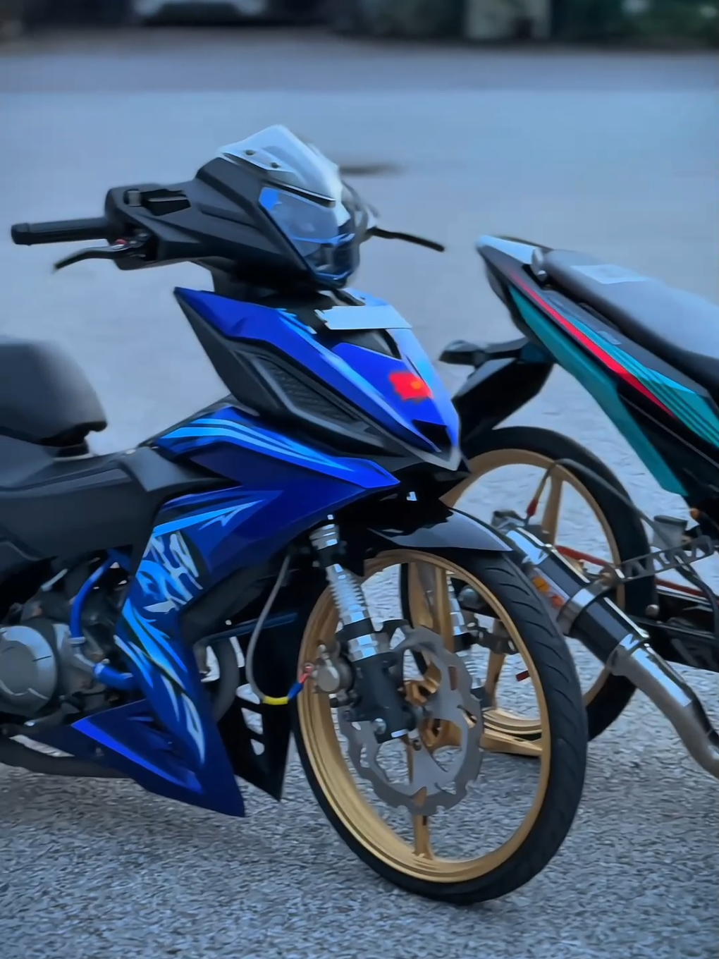 ada yg kenal moto sebelah?😁 tag dia sikit #honda #rs150 #dohcutaqa #twincam #dynoprojectmalaysia @miennnmotorpart_ 