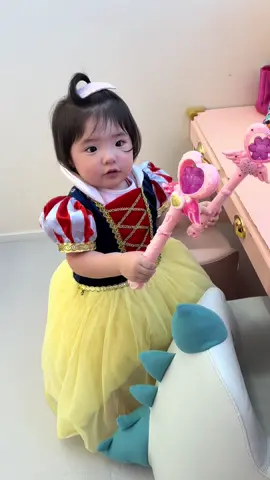 Mi princesa💛#fyp #한국 #snowwhite #fyppppppppppppppppppppppppppppppppppp #fypシ゚ #parati #mellizos 