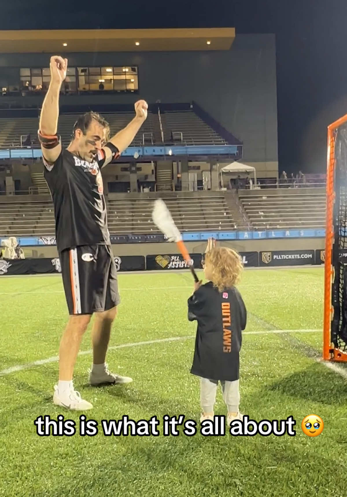 growing the sport 😌🥍 #lacrosse #family #sports #dad #pll #professionalathlete #wag #kids #children 