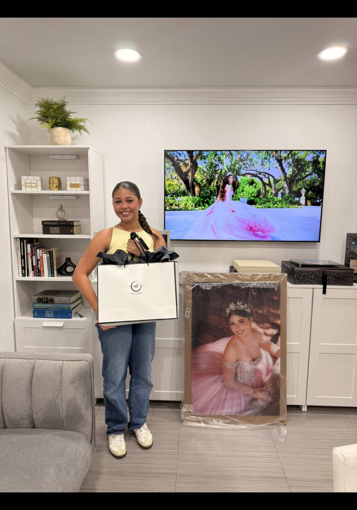 Amanda came by to pick up her stunning album and wall art!✨ Seeing their reaction as they held her memories in hand made our day — thank you for letting us be a part of your beautiful quince journey 💕📸👑 #quinceañera #quince #photoftheday #fineartphotography  #miamiquinces  #QuincePhotography  #MiamiQuince  #mbphotographymiami  #QuinceañeraMoments #MiamiPartyPhotography #QuinceDress  #pictureoftheday #reeloftheday #viral #15 #quinces #bestphotographer  #thepreferredquincestudio  #canon #sweetsixteen  #miamimakeup #QuinceañeraMemories #MiamiQuinceañera #QuinceañeraPhotoshoot #QuinceañeraMagic #MiamiPhotoStudio #QuinceañeraFashion  #quinceañeraphotography #quinceañeraphotographer