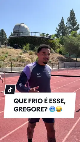 O adm quer saber, que frio é esse que o Gregore tá sentindo? O carioca te entende, pitbull. 😅😂 #VamosBOTAFOGO #FIFACWC #TakeItToTheWorld  📲 Todos os jogos do Glorioso no app DAZN, grátis. Cadastre-se em: bit.ly/FIFADAZN_Botafogo