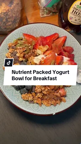 #yogurt #yogurtbowl #parfait #wellness #healthyliving #fyp #foryoupage #somalitiktok #somali 