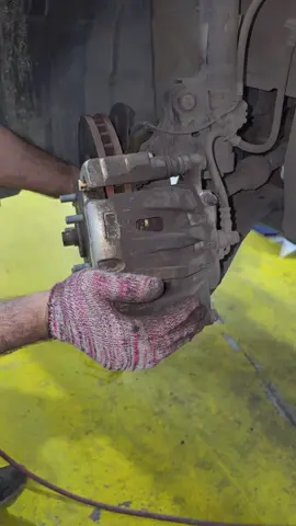 Avalon front brake service complete guide #automotive #mechanic #DIY #usa🇺🇸 