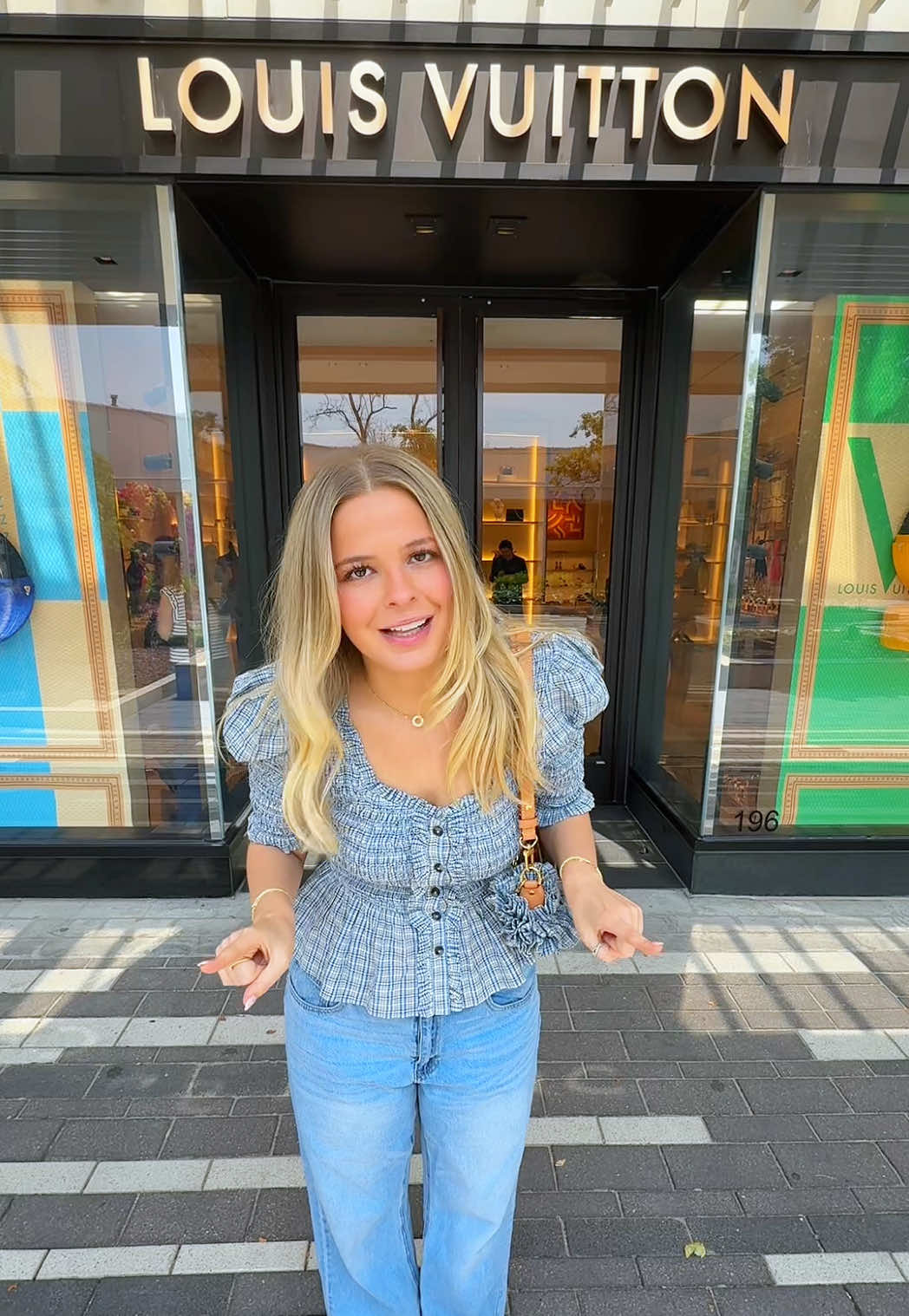 definitely get my shopping addiction from mom😅👏🏼 #family #parents #shopping #louisvuitton #designer #oakbrook #dadtok #daddaughter #parentstok #hometown #shoppingtok 