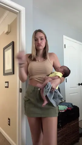 He calms down as soon as I start making tik toks😂