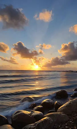 Beautiful ocean sunset 🌅🥰🏝️ #amazing #life #landscape #nature #ocean #relaxing #view #beautiful #sunset #sunrise #waves  