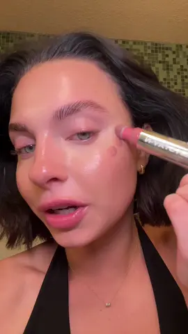 This blush is everythinggg 😻👏 #restock #tiktokshoprestock #ttslevelup #tiktokshopcreatorpicks #dealsforyoudays #tiktokshopsummersale #tiktokshopnewarrivals #cheekstayn #blushstayn #blushstain #cheekstain #longwearmakeup #summermakeup #sacheubeauty #sacheubeautycheekstayn 