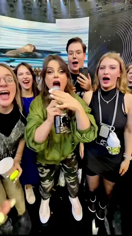 Эх, танцуй Наташа !!! Кто со мной танцевать ? Погнали !!!