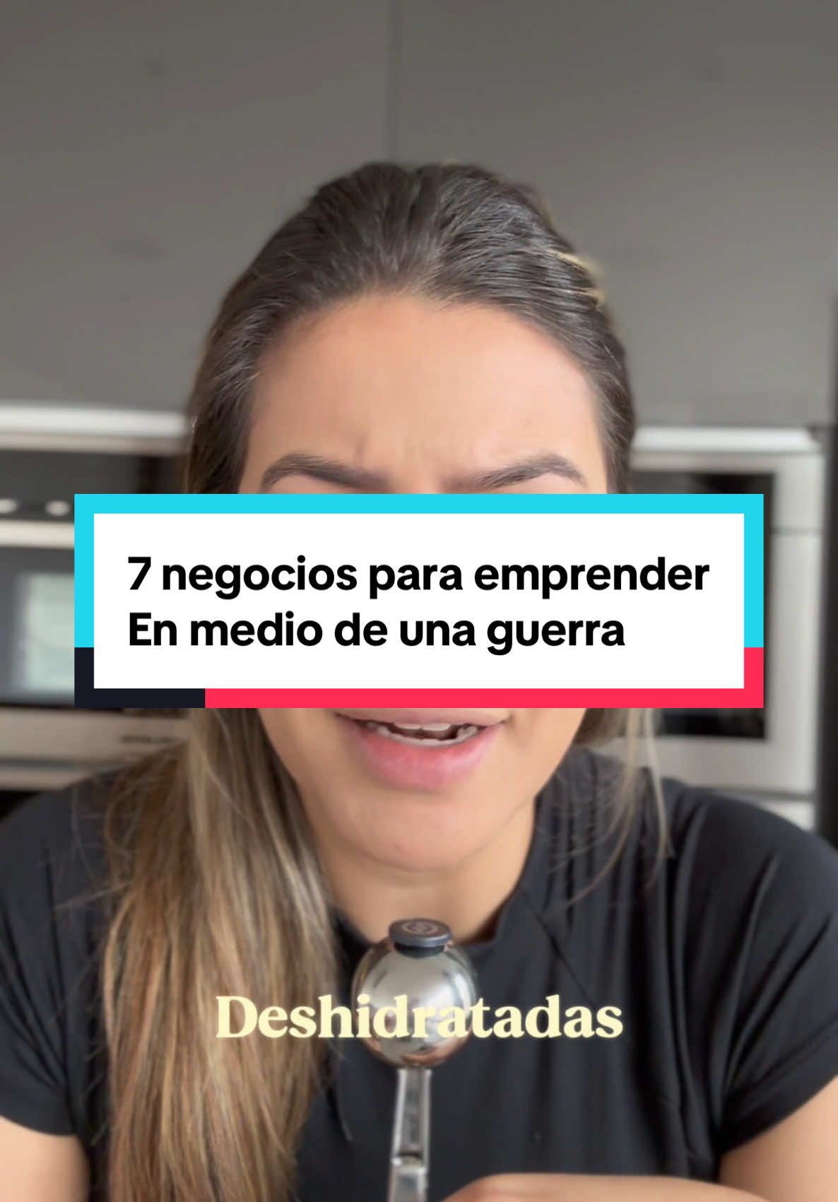 (7) ideas de negocio para emprender en medio de una guerra. . Pensar en que la guerra de Iran y Estados Unidos e Israel empeore debemos pensar más allá del miedo ¿Cómo podemos sobrevivir con un negocio en plena guerra?  . . Aquí te van las ideas de negocio que me sugirió Chat Gpt #ideasdenegocio #ideasparalaguerra #iran #israel #guerramediooriente #emprender #emprendimientos #hacernegocios #larealidad 
