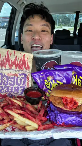 The new Wendy’s taki fuego meal #wendys #taki #fuego #eatingshow #mukbangeatingshow #fypシ゚viral 