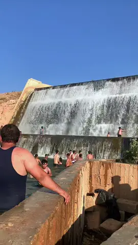 #حلبي مالو حل 😂😂😂 #شعب_الصيني_ماله_حل😂😂 #مالي_خلق_احط_هاشتاقات #حلبية_وافتخر  #شلال   😂😂😂😂