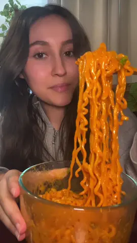 buldak with green onions and strawberry milk🤤 #fyp #buldak #mukbang #Foodie #FoodTok 