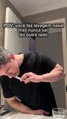 Você sofre com o soro voltando todo pela mesma narina? Mesmo fazendo com a técnica correta? O problema pode estar na seringa!  Nos adultos e crianças a partir de 2 anos o ideal é usar a seringa de 20ml! Manda pra quem sofre com isso e segue pra mais conteúdos como esse! #saude #lavagemnasal #otorrino #narizentupido 