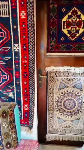 CAPPADOCIA IS HEAVEN 🏮✨ Whether you’re looking to get your hands on a world-famous Turkish Rug or just take some epic photos, is a MUST-STOP location when visiting Cappadocia! 📍SAVE this for your next visit to Cappadocia and TAG someone you would bring here 👇🏼 📸 #whatisthisplace #cappadocia #viral #reels #explore #carpet #turkishcarpet #turkiye #gotürkiye #creativetravelcouples
