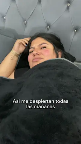 Asi me despiertan todas las mañanas 😂 #humor #comedia #pareja