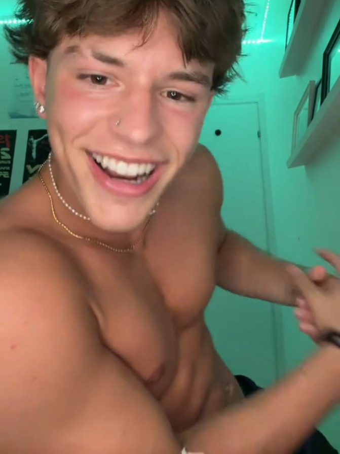 #pov #explore #Fitness #Aesthetic #lipsync #muscle #Viral #gay #lgbt #pridemonth #Pride #fyu #fyp #giovannivazquezgonzalez 