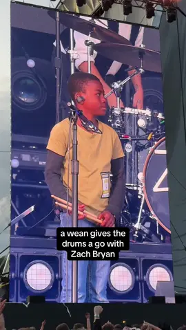 if he gives it a few years he’ll be dandy #phoenixpark #dublin #zachbryanmusic #fyp 
