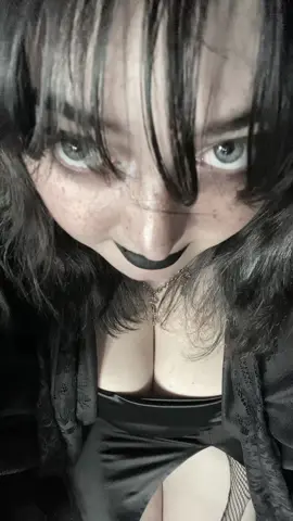 I got stwing in my pocket :3c #gothmakeup #gothoutfit #gothstyle #gothicstyle 