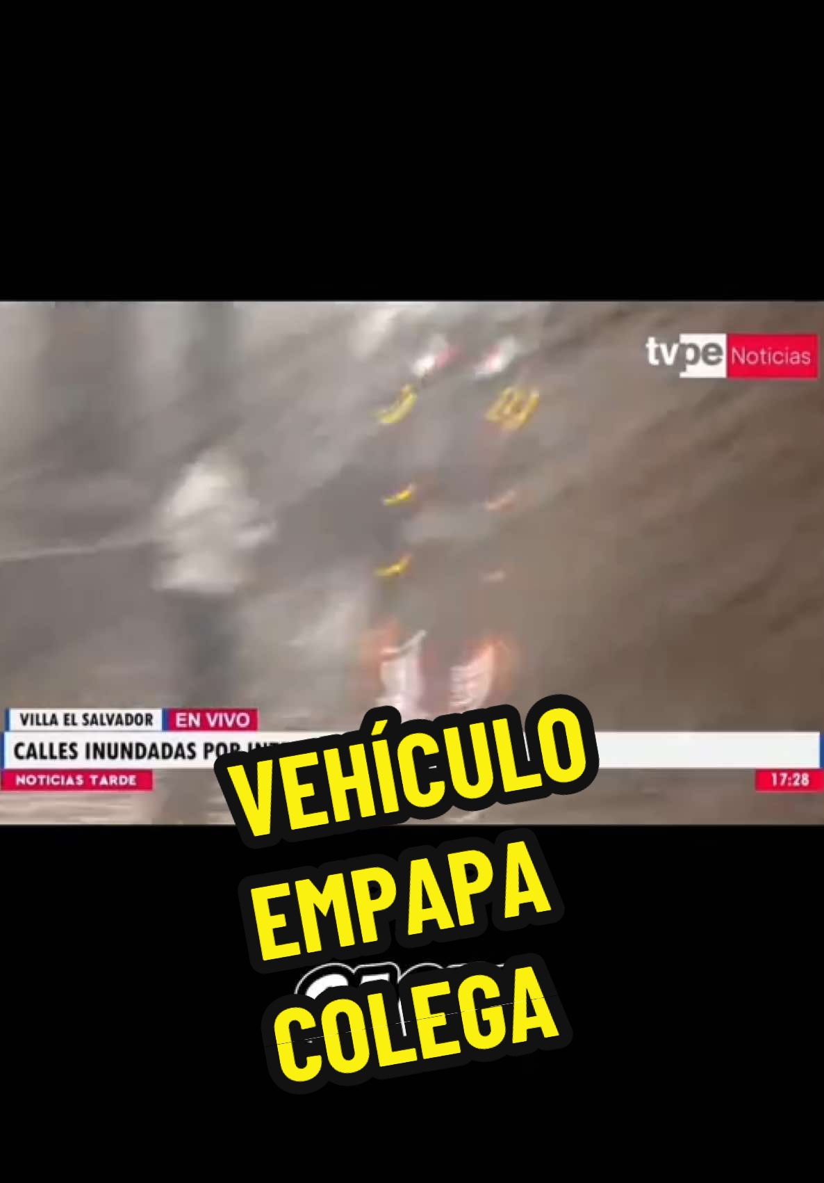 Mientras nos encontrábamos, haciéndole la cobertura a el aniego al interior del bypass de la avenida Pachacútec, nuestra colega Silvia fue mojada por una persona que manejó excesiva velocidad. Levantó todo el agua y terminó empapándola. #reportero #periodismo #periodista #tvperu #villamariadeltriunfo #vmt #aniego 