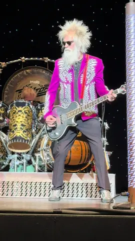 🤘hell ya!!! @ZZ Top 🫵#zztop #concerts #live #unplugged #guitarists #guitartok #billygibbons #frankbeard #elwoodfrancis #fyp #fy #bassplayer #songs #80smusic #guitarsolo @Billy F Gibbons 