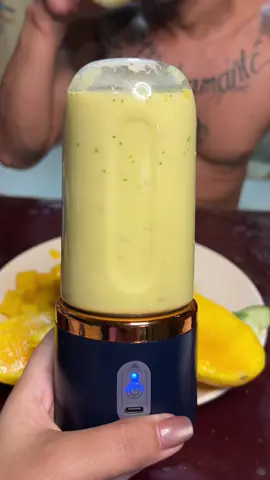 PORTABLE JUICER BLENDER #portablejuiceblender #portableblender #portablejuicerblender #smoothie #creatorsearchinsights #fyp #healthydrink #fitnessera #healthconscious 