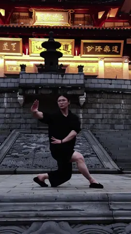 Kung Fu cannot be equated with a mere skill; one must never focus solely on external movements! Otherwise, it will be a disaster for life! 功夫不能等同于一种技能，切忌不可停留在外形动作上！否则，将是一种灾难对于生命！ #kungfu #wushu #taichi #八卦掌 #bagua 